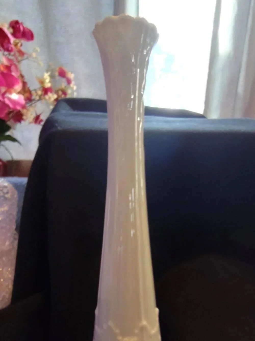 Retired 1690's Woodland Collection Vase. SHIPS FREE